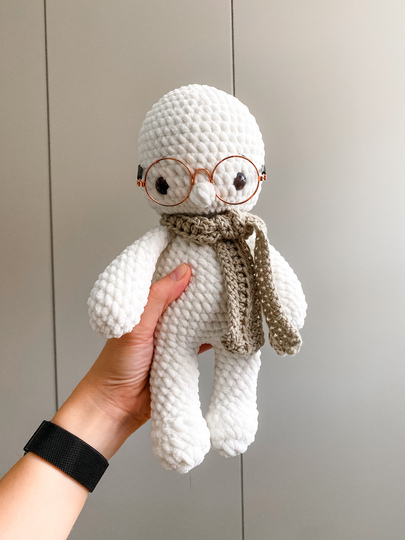 Schneemann Amigurumi aus Plüschwolle häkeln