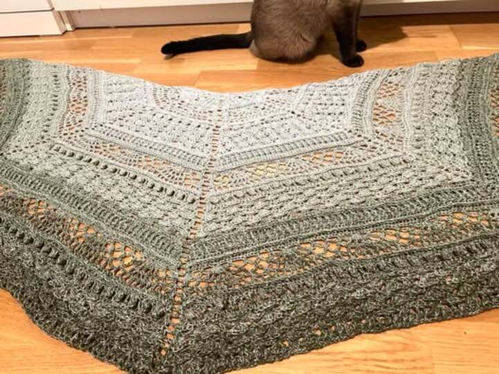 Fünfecktuch „Tisca BE“ – Häkelanleitung