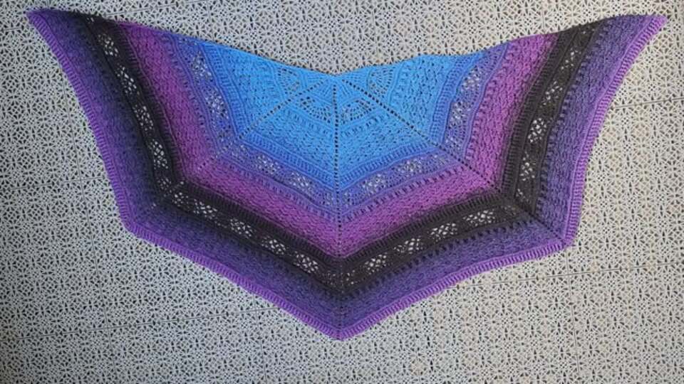 Fünfecktuch „Tisca BE“ – Häkelanleitung