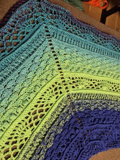 Fünfecktuch „Tisca BE“ – Häkelanleitung