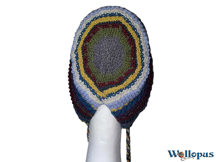 Mütze im Musterspiel