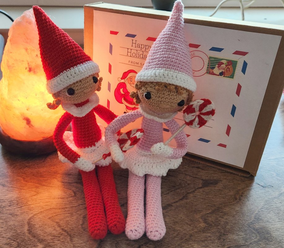 Christmas Elf Girl  Crochet Pattern 12 inch, Bendable Arms - Image 2