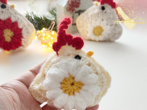 Granny Square Chick Crochet Pattern –  Ornament for Christmas Tree