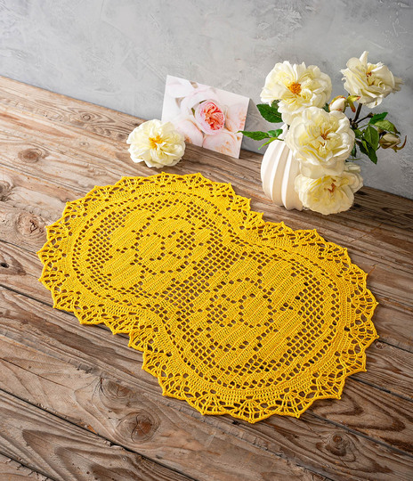 Strahlende Eleganz mit Bl&uuml;tenzauber und Zackenrand