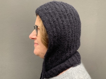 Strickanleitung Kapuzenloop Mona Einheitsgröße