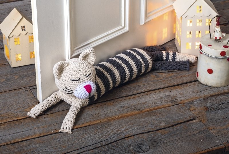 Zugluftstopper Katze h&auml;keln