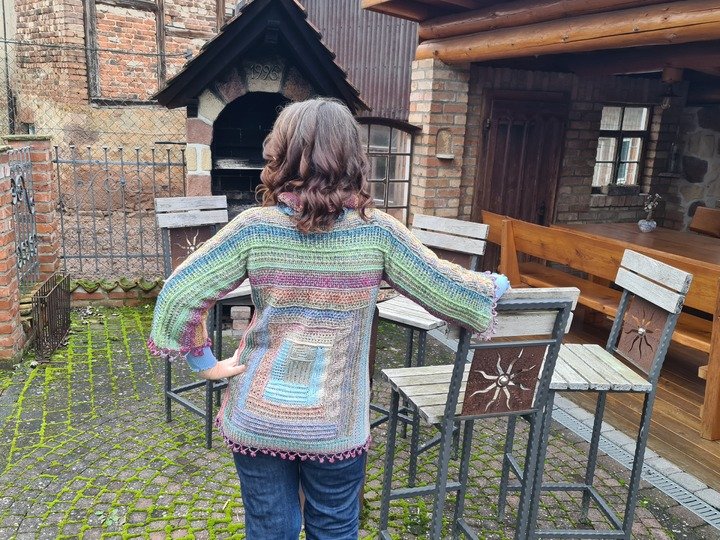 Frauhohmanns "Würfelpulli No. 3 - PomPomPracht" - im Retro-Style