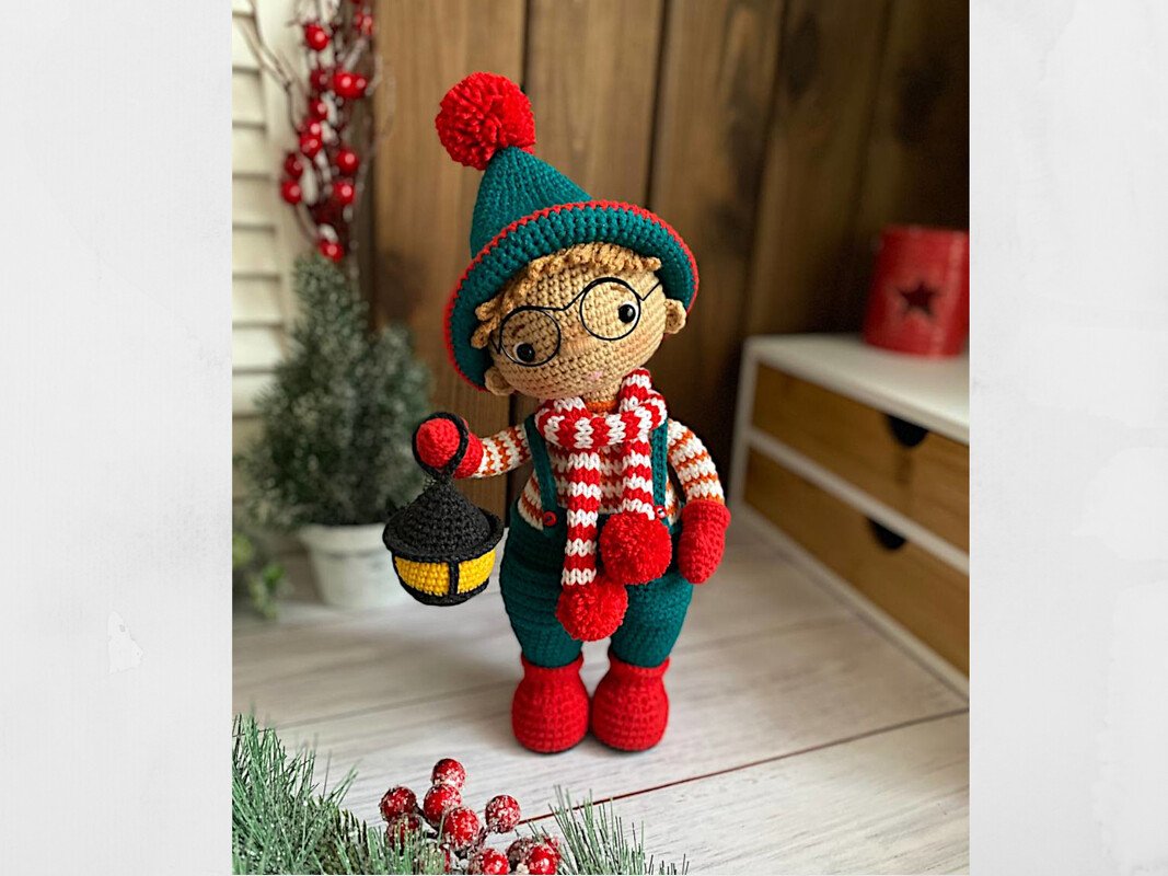 Amigurumi Christmas doll Oliver, the Christmas Gnome / Christmas Elf - Image 2