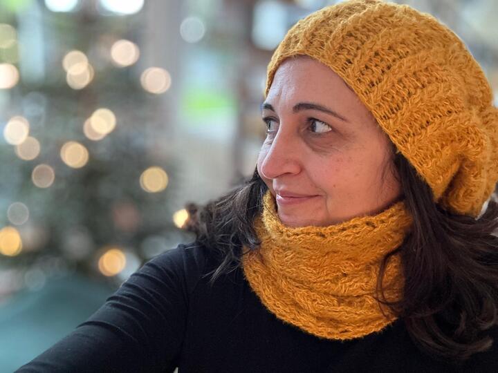 Häkelanleitung für ein Mützen-Loop Set "Trenzas"