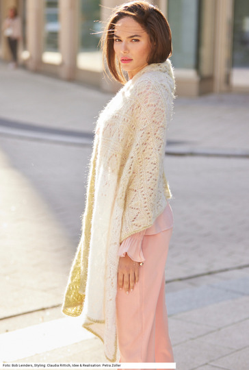 Stola mit Ajourmustern in Grün und Weiß