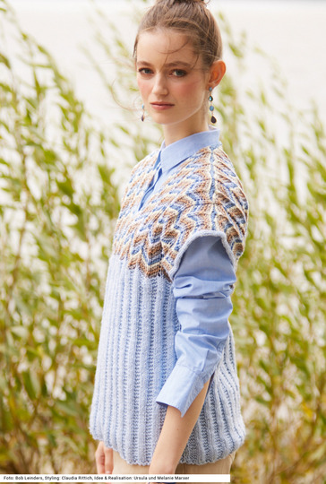 Pullunder mit Zackenpasse in Hellblau, Jeansblau, Grau, Natur, Taupe und Kamelbraun