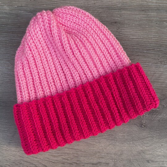 crochet pattern colourful two-coloured beanie hat | German & English