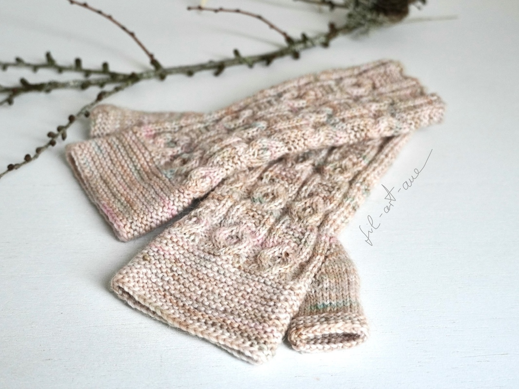 Handstulpen / Armstulpen "Candlelight", Strickanleitung für 2 Größen - Bild 4