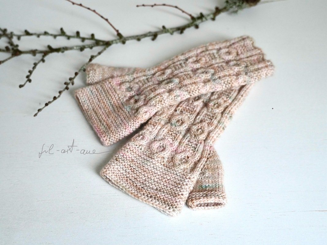 Handstulpen / Armstulpen "Candlelight", Strickanleitung für 2 Größen - Bild 3