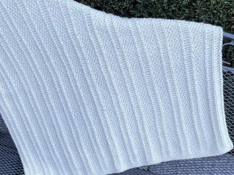 Babydecke mit Struktur-Streifen