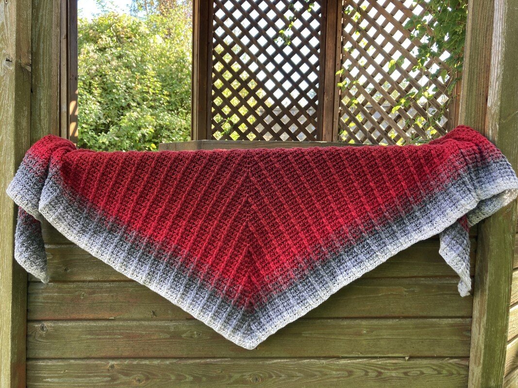 Mad Sling - Häkelanleitung flaches Dreieckstuch - Bild 4