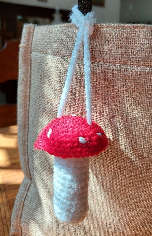 Praktischer Lippenpflegehalter Pilz