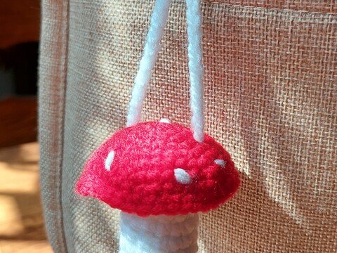 Praktischer Lippenpflegehalter Pilz