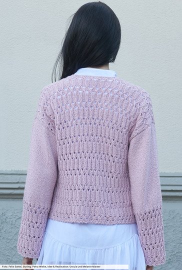 Verschlusslose Jacke im Lochmuster