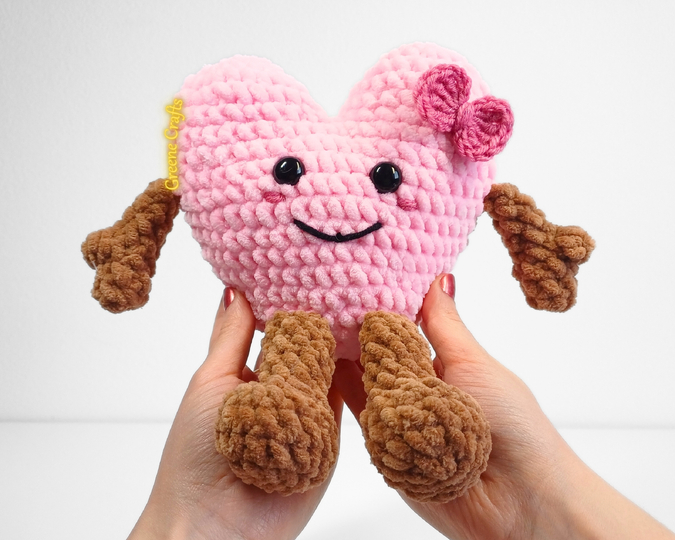 Crochet Heart Plushies - No Sew Toy Crochet Pattern