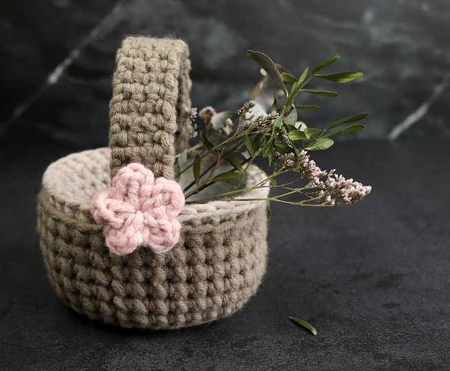 Henkelkorb mit Blume - Häkelanleitung