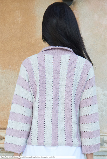 Quergestrickte Streifenjacke