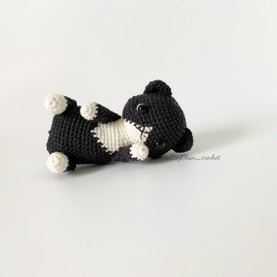 Pepper cat crochet pattern - Crochet Tuxedo cat - PDF pattern in English