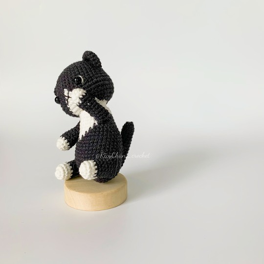 Pepper cat crochet pattern - Crochet Tuxedo cat - PDF pattern in English