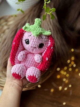 Crochet low sew strawberry bunny snuggler amigurumi pattern - ENG