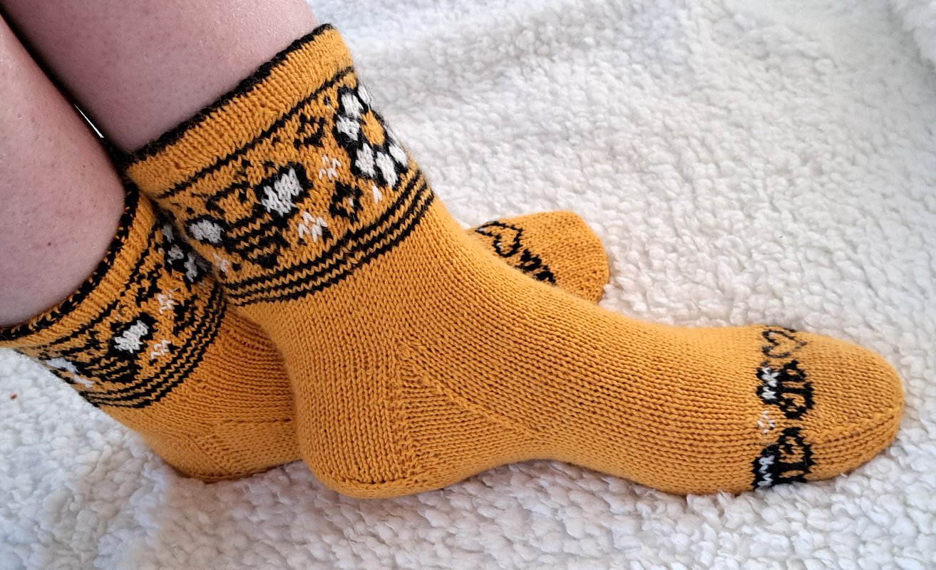 Colorwork socks "Wild Bees" - digital instructions - Image 3