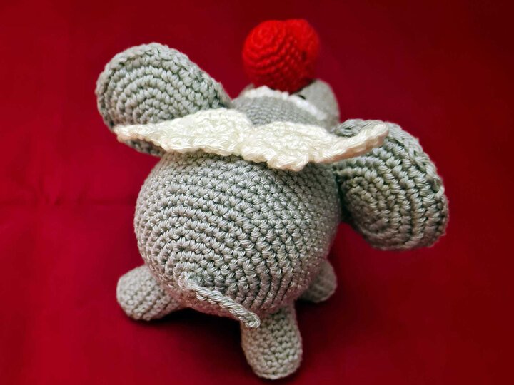 Little Guardian Angelphant - crochet pattern
