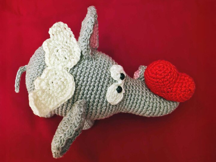 Little Guardian Angelphant - crochet pattern