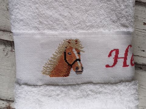 Kreuzstichvorlage Pferdekopf, ein kleines Stickmotiv für Pferdebegeisterte