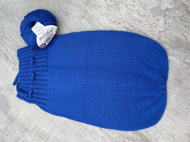 Pucksack mit Zopfstreifen f&uuml;r Baby Stricken