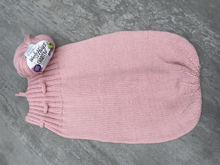 Pucksack mit Zopfstreifen f&uuml;r Baby Stricken
