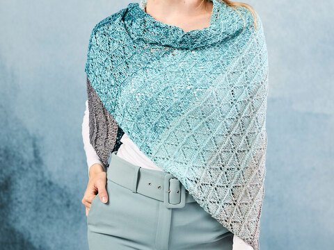 ASYMMETRISCHES TUCH DIAGONALE RAUTEN, gestrickt