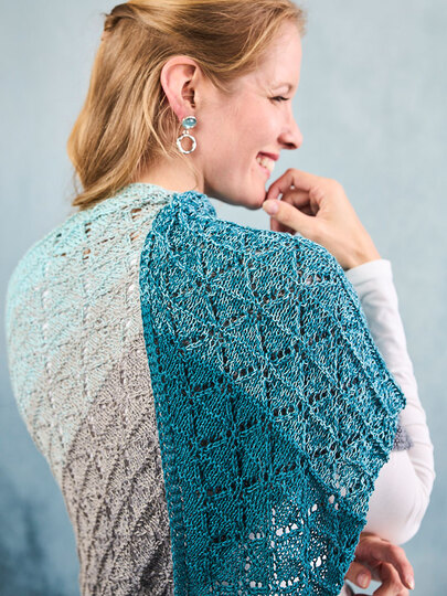 ASYMMETRISCHES TUCH DIAGONALE RAUTEN, gestrickt