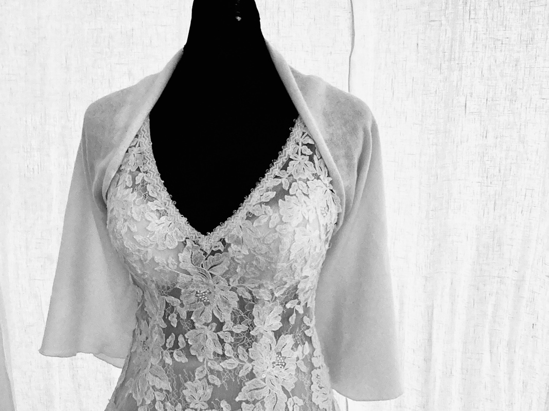 Nähanleitung für die Overlock - Hochzeitsbolero Bonnie