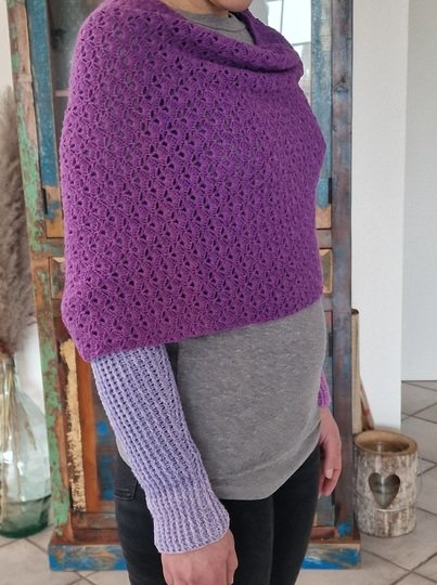 Häkelanleitung für den Ärmelschal "soft Kiss"