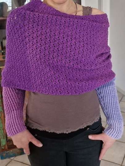 Häkelanleitung für den Ärmelschal "soft Kiss"