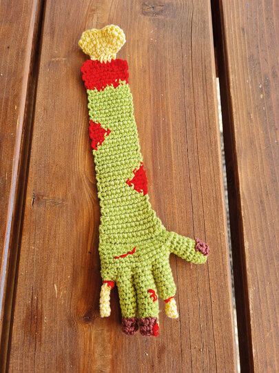 Zombie hand bookmark - Freebie crochet pattern