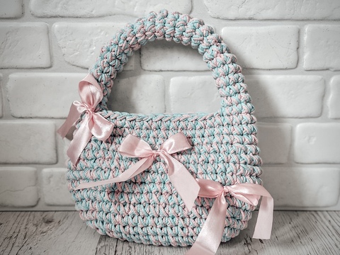 Crochet pattern bow easy trendy egg handbag PDF and video tutorial