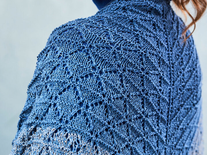 TUCH RAUTENWELLEN AB HALSMITTE, gestrickt