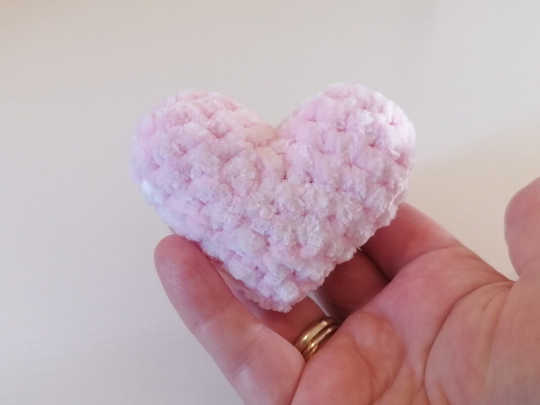 Crochet Pattern No Sew Plush Heart Amigurumi - Image 5