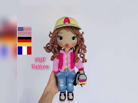 Astrid im Herbst-Freizeitoutfit-Muster, Amigurumi-Puppen-Häkelmuster