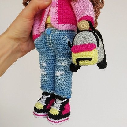 Astrid im Herbst-Freizeitoutfit-Muster, Amigurumi-Puppen-Häkelmuster - Bild 8