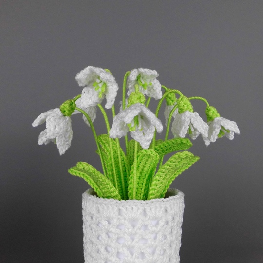 Schneeglöckchen im Blumentopf - einfach und schnell aus Wollresten