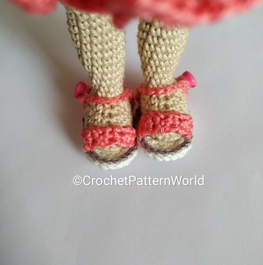 Gehäkeltes Latina-Kleid für die Astrid-Puppe (30 cm)