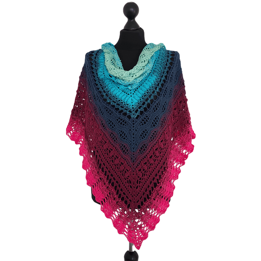 Crochet Pattern Triangular Shawl “Lorien” – with Crochet Chart