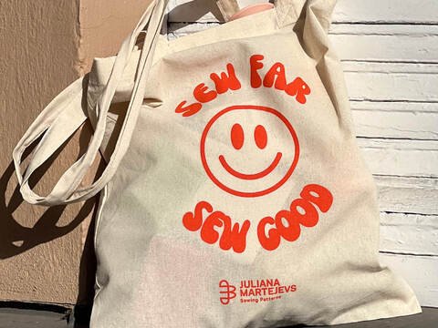 Plotterdatei "Sew Far, So Good" Nähspruch Smiley Nähen Hobby Cricut